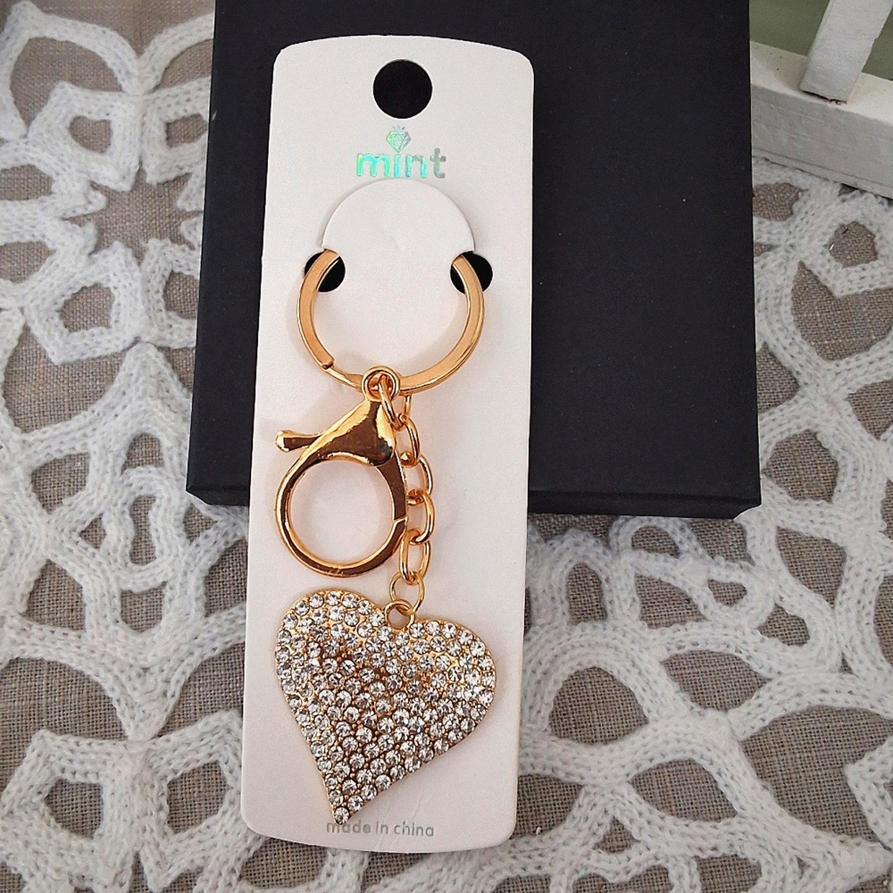 💥SALE💥NEW, Rhinestone Heart Gold Keychain